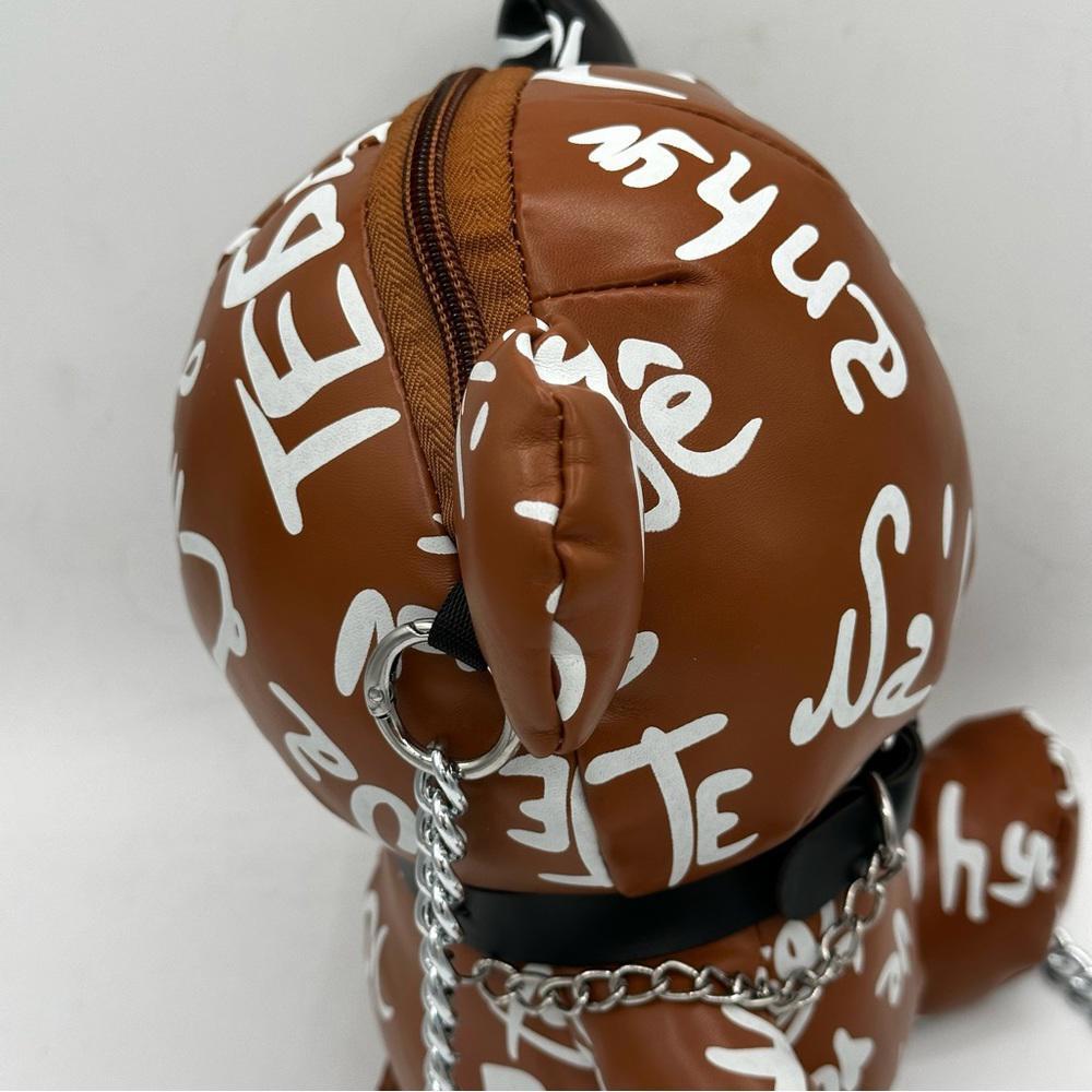 Graffiti teddy bear shaped crossbody handbag - Picture 8 of 8
